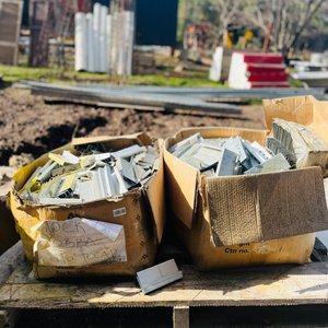 Lote anterior: Lote de 2 Cajas con Plegados de Chapa Metálica