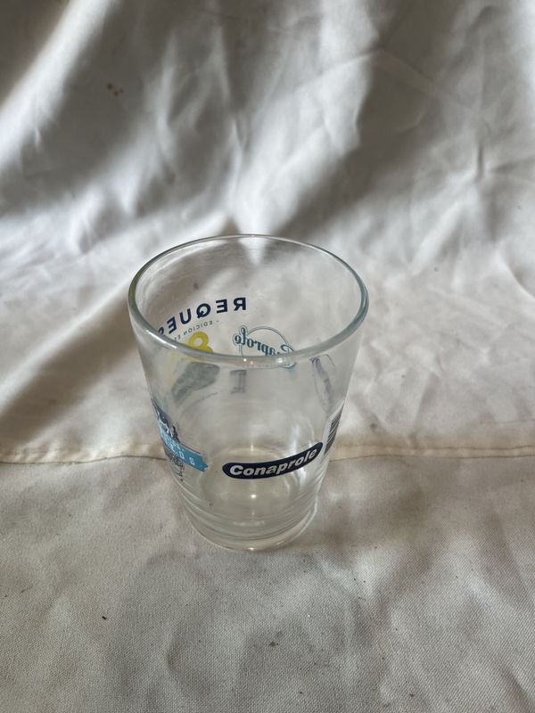 Vaso conmemorativo de los 80 años de Conaprole - imagen 3