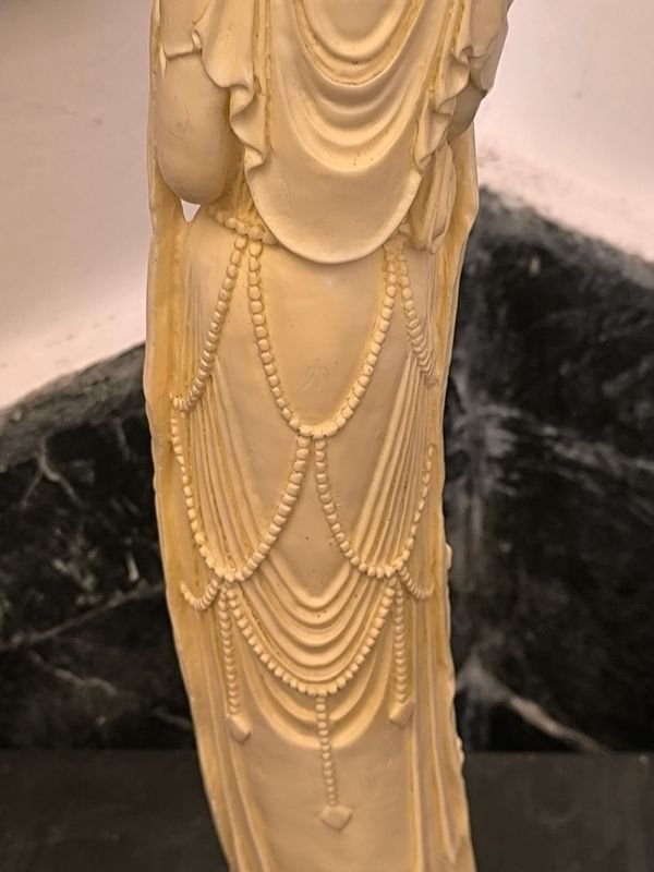 Figura de Guanyin de Resina Estilo Oriental - imagen 6