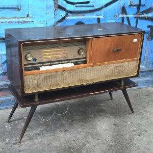 Radio Antiguo Combinado Punktal con Mueble y Patas - imagen 3