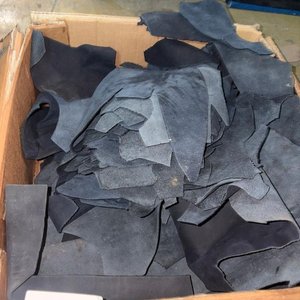 Lote de Retazos de Cuero en Varios Tonos para Artesanos - imagen 16