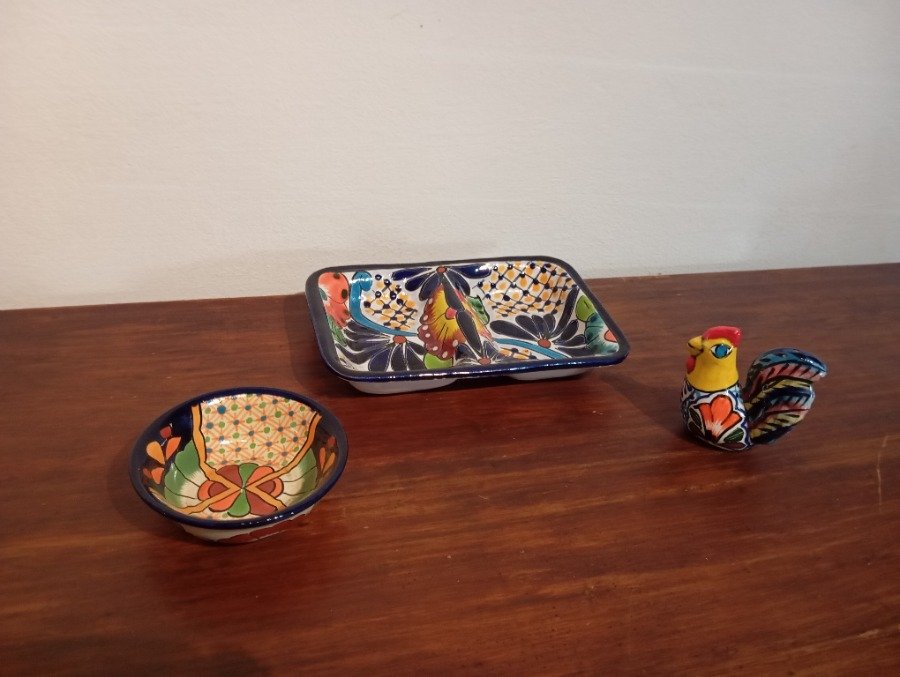 Piezas cerámicas artesanales con formas de gallo - imagen 4