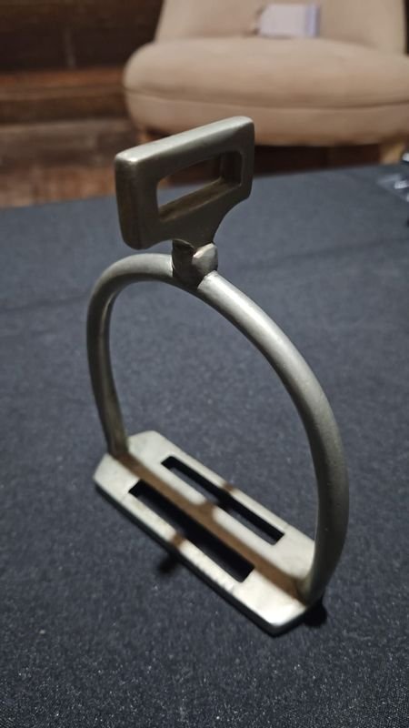 Estribo de Metal Plateado para Montar