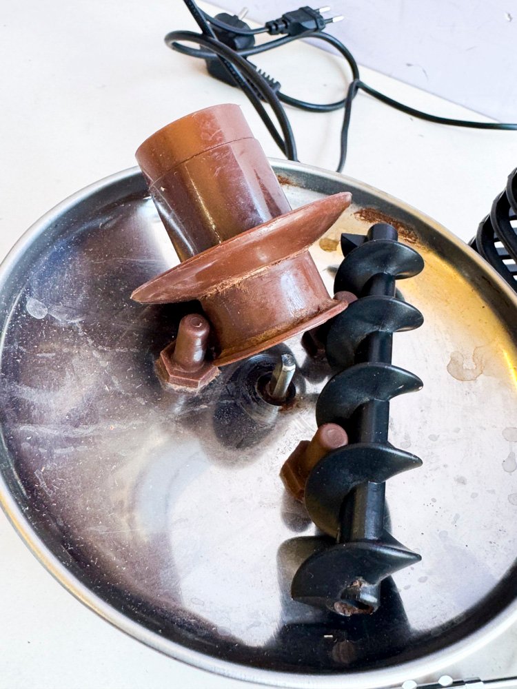 Tres piezas de chocolate y accesorios para la cocina - imagen 2