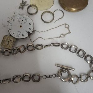 Lote de Joyería y Relojería: Anillos, Cadena, Reloj de Bolsillo y Más - imagen 6