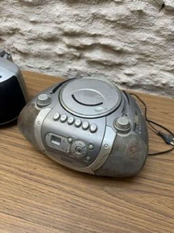 Par de equipos de música: radio y televisión - imagen 4