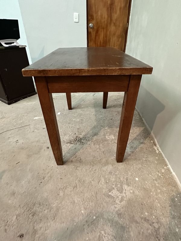 Mueble en Madera con Diseño Antiguo - imagen 3