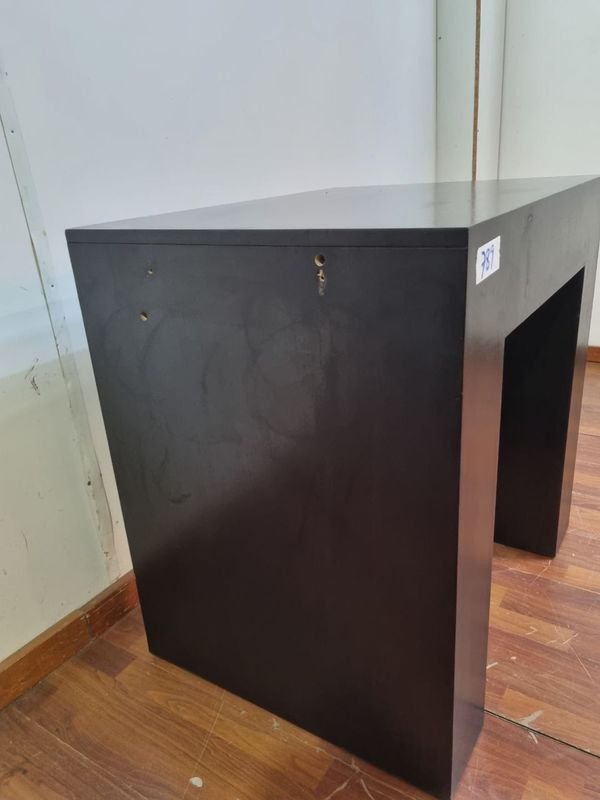 Mesa Rodante Tipo Stand en Madera - imagen 3