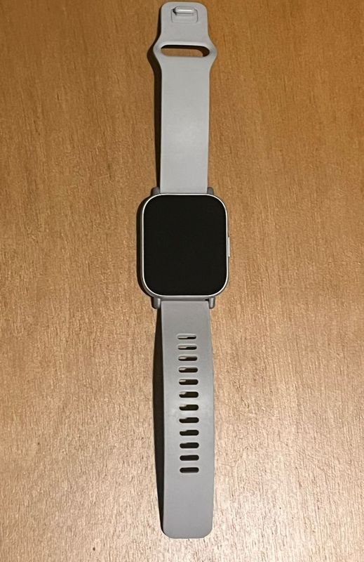 Reloj Inteligente Gris con Correa de Silicona