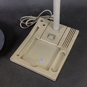 Lote de Dos Lámparas de Mesa: Moderna y Clásica - imagen 7