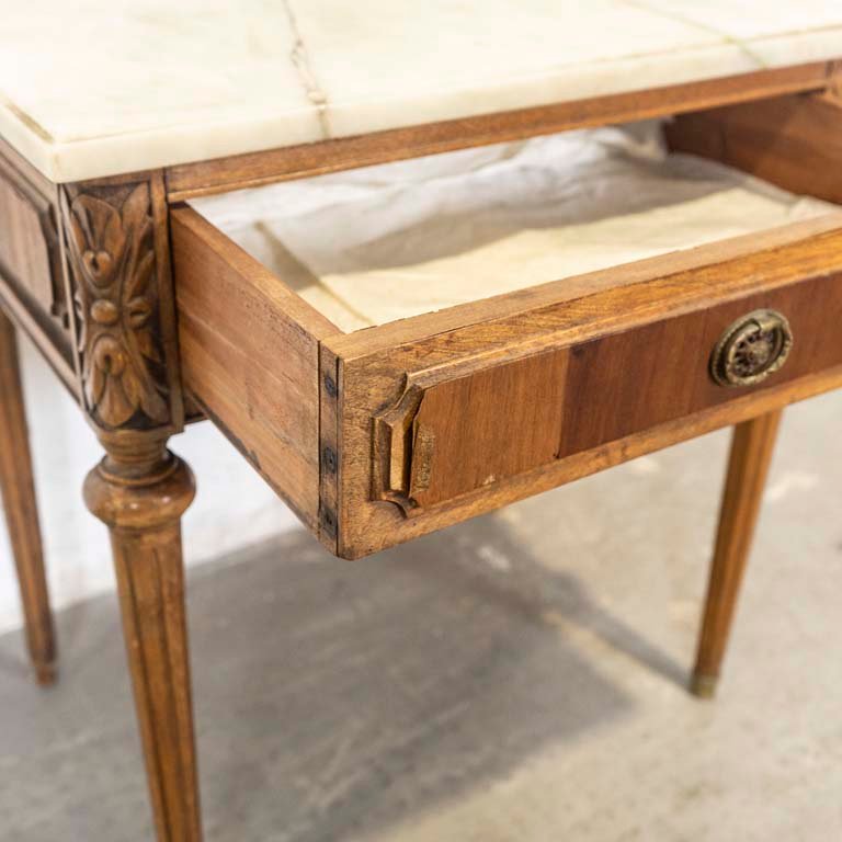 Mesa de luz inglesa con tapa de mármol y cajón - imagen 3