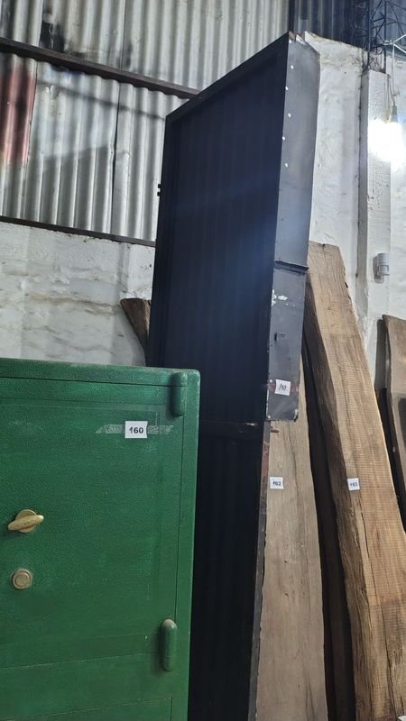 Puerta en chapa negra (angosta) para venta - imagen 2