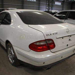 Lote siguiente: Mercedes-Benz CLK 230 Coupé Gris y Blanco