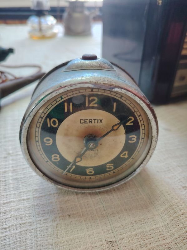 Reloj despertador antiguo CERTIX funcionando - imagen 2