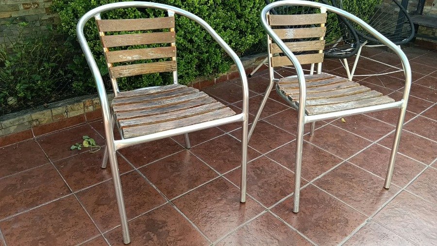 Mesa Redonda con Dos Sillas de Exterior Estructura Metálica