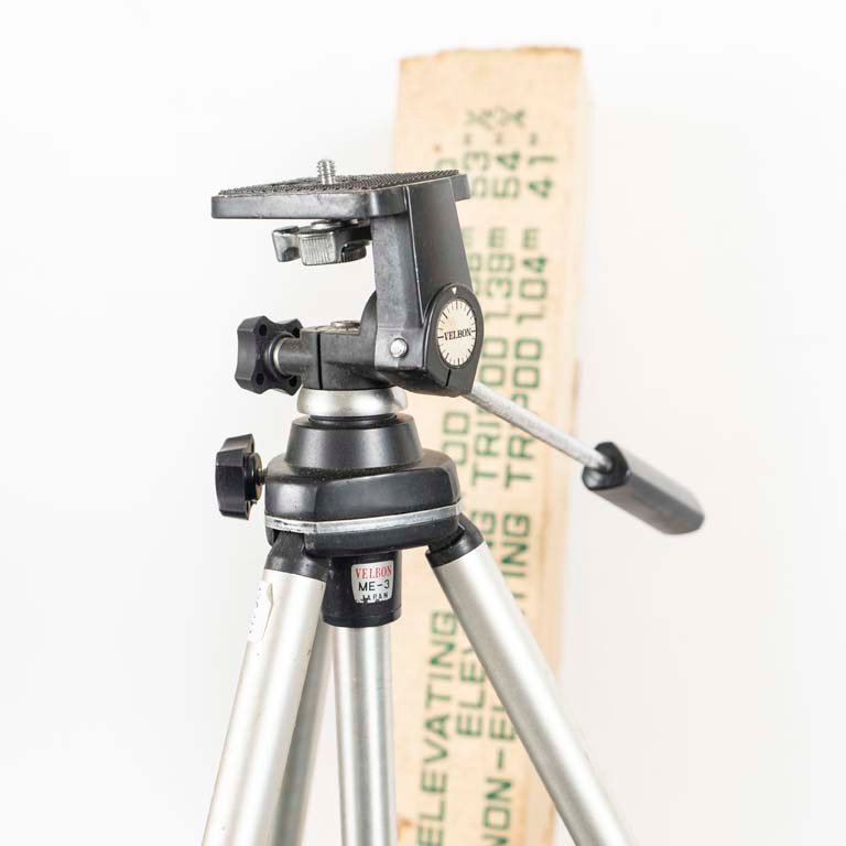 Tripode de origen Japón para venta en subasta - imagen 2