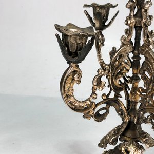 Candelabro de Metal Labrado para Cuatro Velas - imagen 3