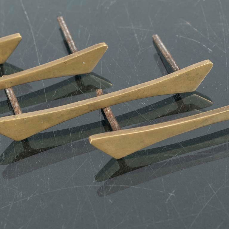Tiradores de bronce con diseño geométrico - imagen 2