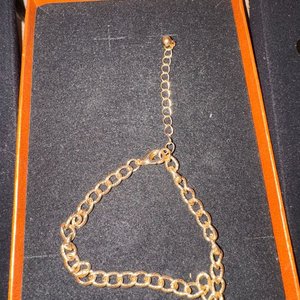 Lote anterior: Pulsera Dorada con Diseños Variados - Joyería y Accesorios