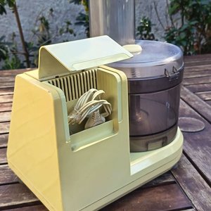 Procesadora de alimentos Philips con recipiente, tapas y discos accesorios para corte o rallado - Funciona - imagen 4