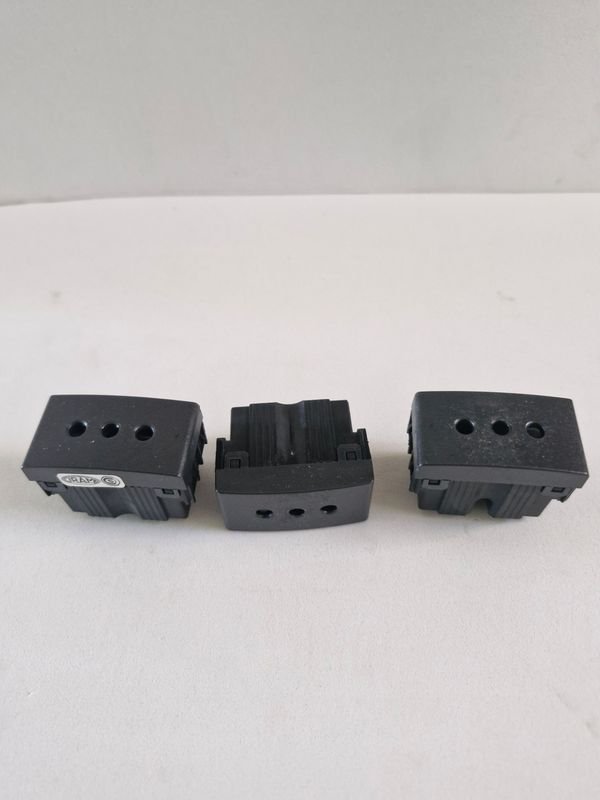 Lote siguiente: Conectores Modulares Negro
