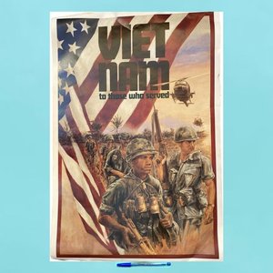 Lote anterior: ¡Póster conmemorativo de la Guerra de Vietnam: "Viet Nam: To those who served". Original sellado © 1990 SCHNEIDER / MAPLE LEAF PRODUCTIONS. Medidas 87.5 x 58 cm. Nunca fue usado.