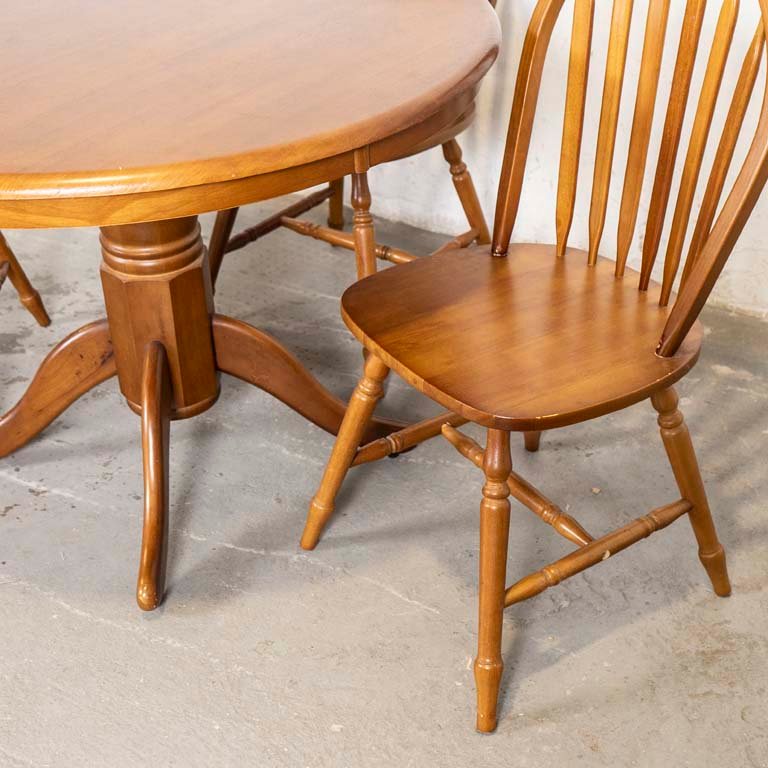 Mesa de comedor y sillas Windsor estilo - imagen 3