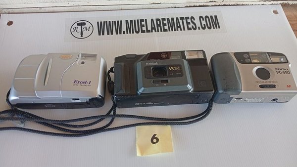 Tres cámaras fotográficas antiguas - imagen 1
