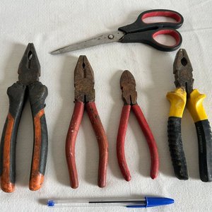 Lote anterior: Lote de pinzas y tijera