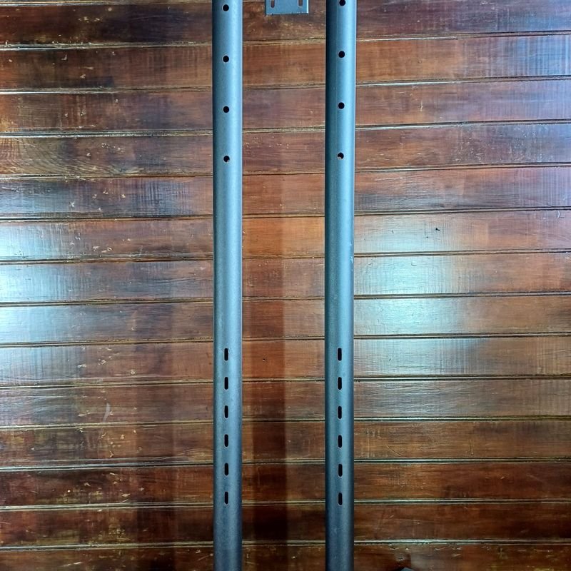 Soporte para televisión regulable en metal negro - imagen 3