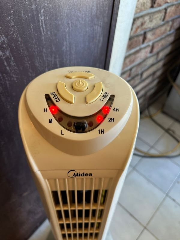 Ventilador Midea en buen estado - imagen 5