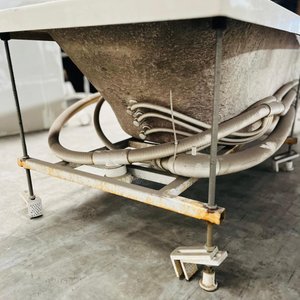 Jacuzzi de Fibra de Vidrio con Soporte Metálico - imagen 4