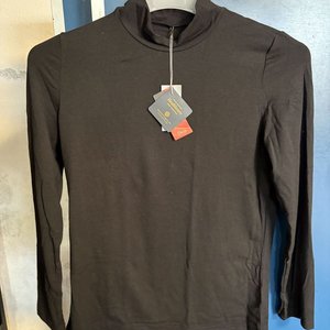 Lote anterior: Pack 4 Poleras Negras Cuello Alto Talle S/M