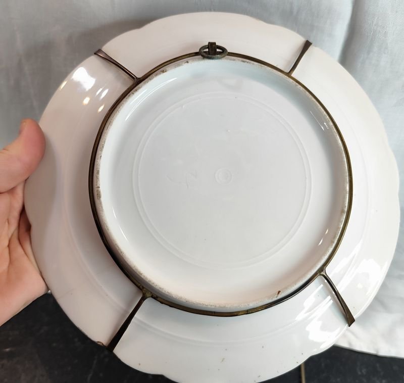 Plato de porcelana en tonos turquesa con diseño frutal firmado FARGE - imagen 3