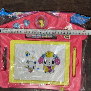 Set de 2 Pizarras Mágicas para Dibujar y Borrar con Forma de Casita - imagen 3
