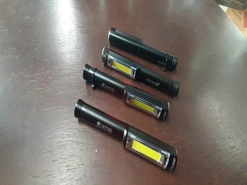 Set de 4 Linternas LED Portátiles Grip