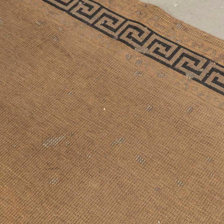 Alfombra acrílica con detalles y desgaste - imagen 3