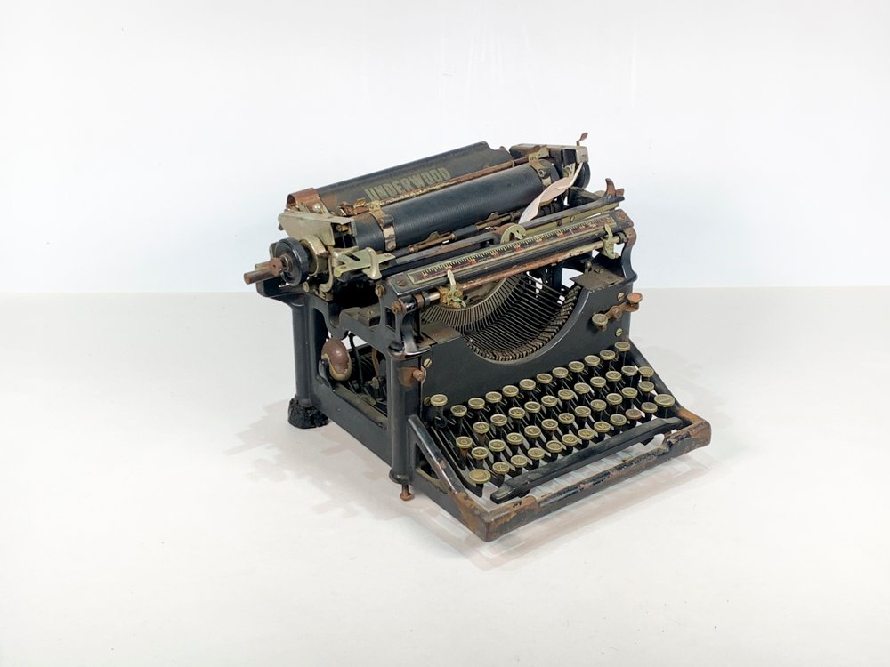 Lote anterior: Máquina de escribir antigua Underwood en buen estado