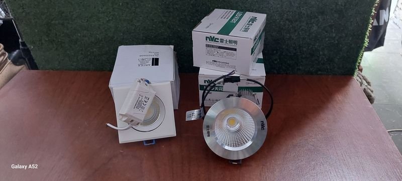 Lote siguiente: Lámpara LED A9 de tres puntos