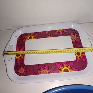 Fuente Ovalada Azul con Dos Tazas y Bandeja Decorada - imagen 4