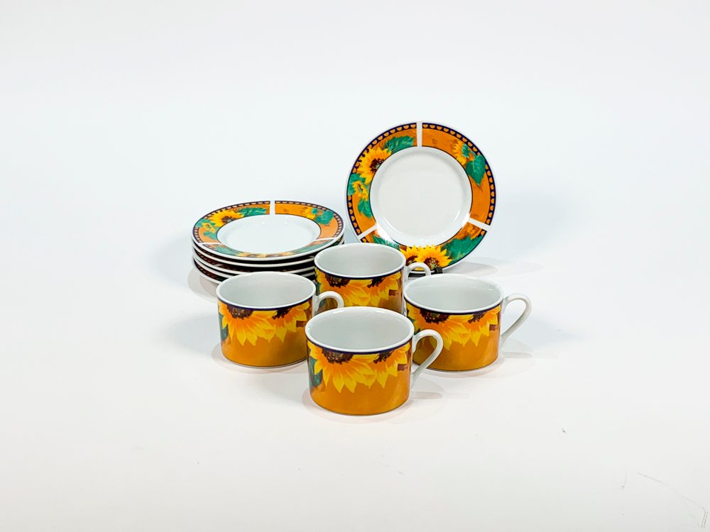 Juego de 4 Tazas y 6 Platos de Porcelana con Decoración Floral