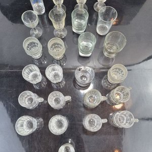 Colección de 25 Shots y Mini Copas de Cristal y Vidrio con Diseños Variados - imagen 3