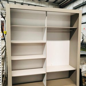 Ropero Beige con Puertas Corredizas en MDF - imagen 5