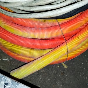 Rollo de Manguera Corrugada y Rollos de Cable Eléctrico - imagen 2
