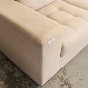 Sofá de Dos Cuerpos Tapizado en Tela Beige - imagen 3