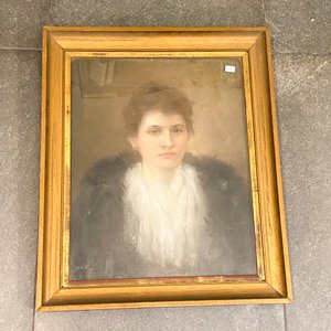 Retrato de Dama al Óleo en Marco Dorado - 70 x 60 cm - imagen 2