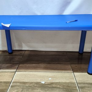 Mesa Infantil Azul PVC Reforzada con Patas Metálicas - 120x60cm - imagen 2