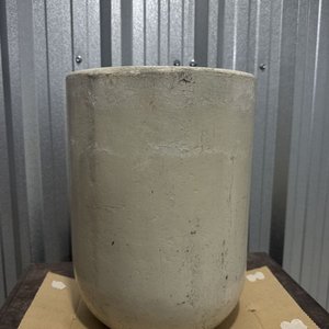 Lote siguiente: Maceta Grande Tipo Yeso Blanca