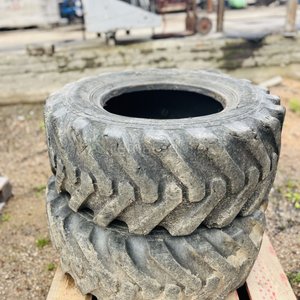 Dos Neumáticos de Tractor Usados - imagen 3