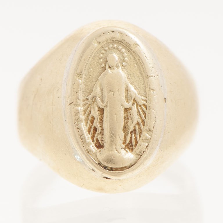 Lote siguiente: Anillo de Oro con Moneda de Plata